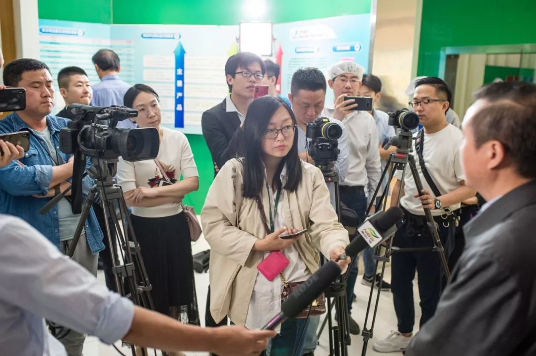 全國(guó)首例5G遠(yuǎn)控機(jī)器人椎體強(qiáng)化手術(shù)試驗(yàn)圓滿完成！