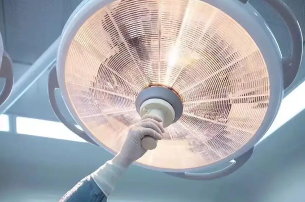 手術(shù)無(wú)影燈